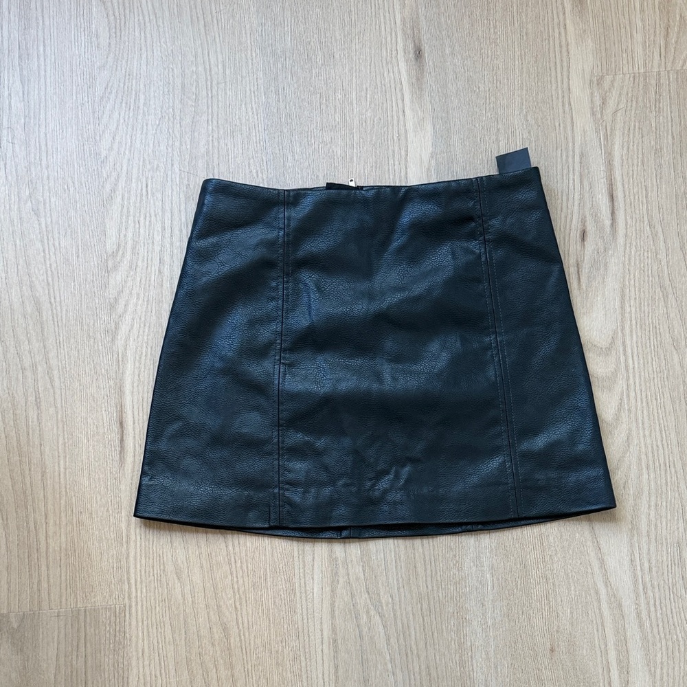 H&M Black Mini Skirt